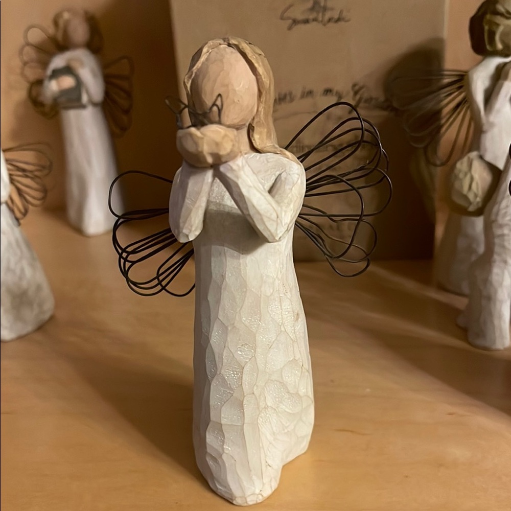 Willow Tree Angel Figurine holding a butterfly“ angel of freedom “